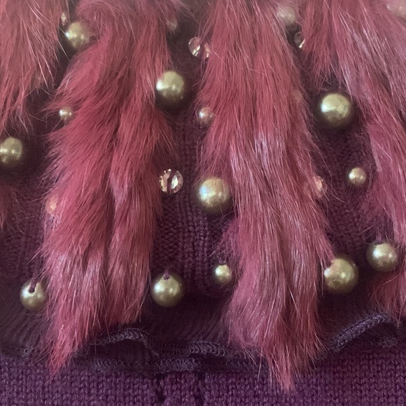 Bernis Burgundy Vintage Cardigan with fur and pearl beaded collar, Sz 11 (M) - Picture 9 of 10